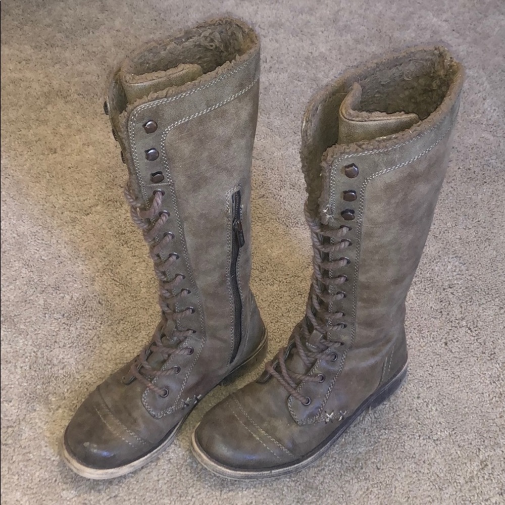 Roxy tie up boot